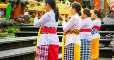 Experiencing Balinese Ceremonies: Temple Etiquette, Dress, and Offerings Guide for Respectful Visitors