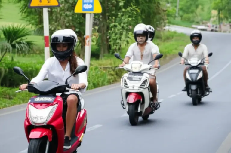 Renting and Riding a Scooter in Bali and Lombok: Licenses, Insurance, Fines, and Practical Safety Tips for Tourists