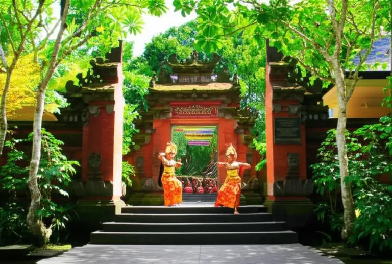 Ubud for Art Lovers: Ultimate Guide to Museums, Dance Performances, and Artist Villages in Bali