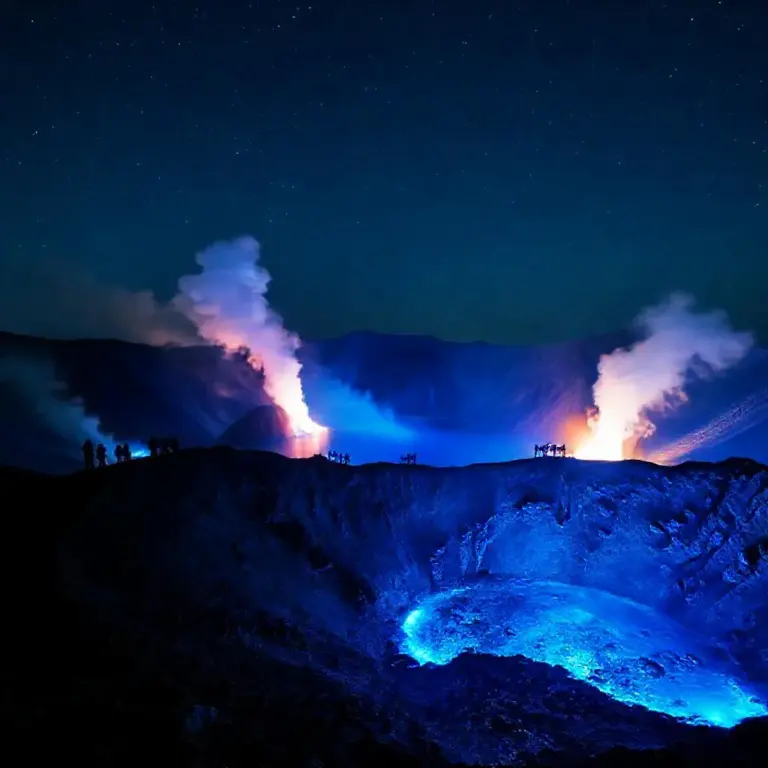The Ijen Crater and Blue Fire: Ultimate Guide to Witnessing the Volcano’s Fiery Spectacle