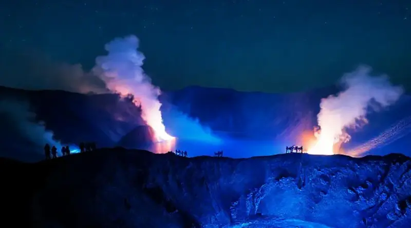 The Ijen Crater and Blue Fire: Ultimate Guide to Witnessing the Volcano’s Fiery Spectacle