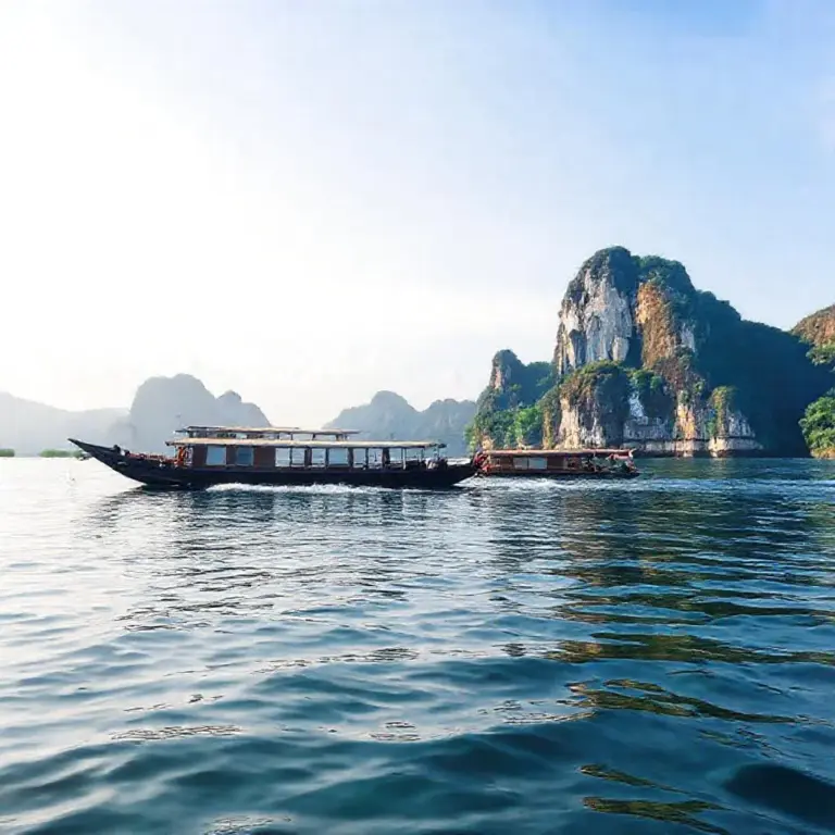 Mekong-Equivalent River Cruises and Komodo Boat Tours: From Slow Boats to Luxury Journeys — Complete Guide for Planning, Pricing, and Experiences