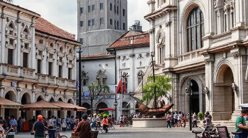 Top Sights in Kota Tua and Nearby Museums: Fatahillah Square, Wayang Museum, Maritime Museum, and National Museum Highlights