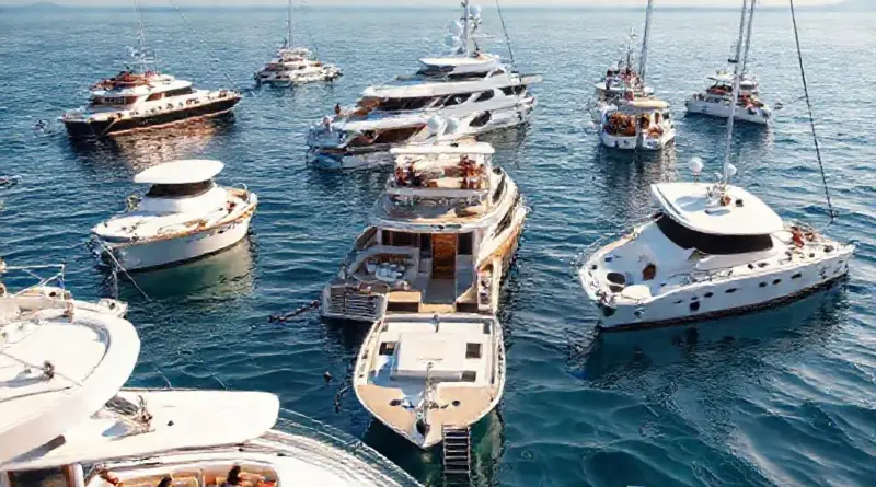 Types of Boats and Onboard Amenities: From Slow Boats and Liveaboards to Luxury Yachts and Private Charters